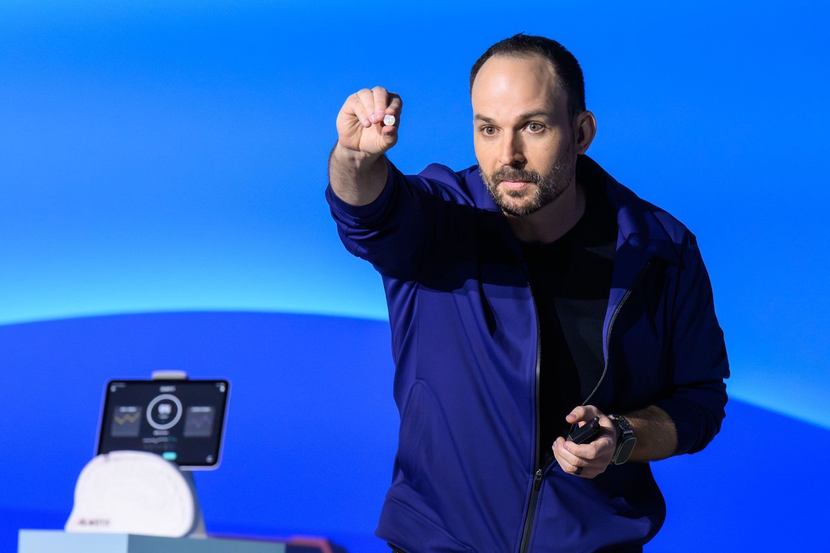 motifneuro's tweet image. Last month, we were honored to present our advancements at the invitation-only MARS conference hosted by Jeff Bezos. @JTRobinsonlab had a chance to present our prototype DOT and progress in building neural devices to help people live better lives.
📸: Benjamin Rose Photography