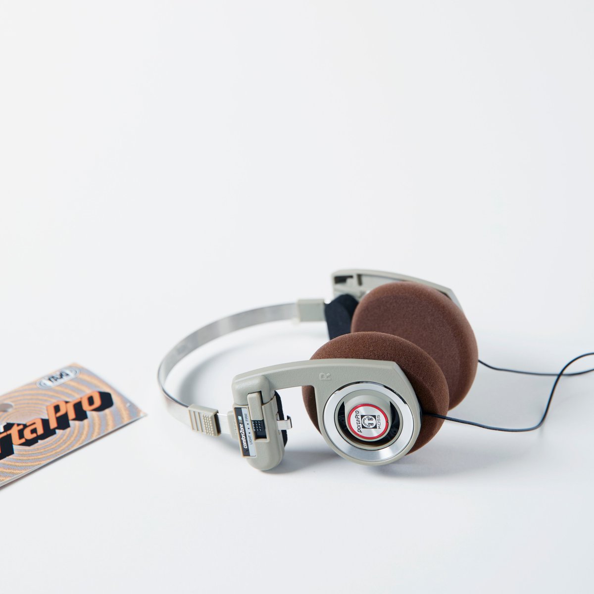YAXIearpads's tweet photo. New color Brown
#yaxiearpads
#portapro
#brown https://t.co/q2ihlqU1vf