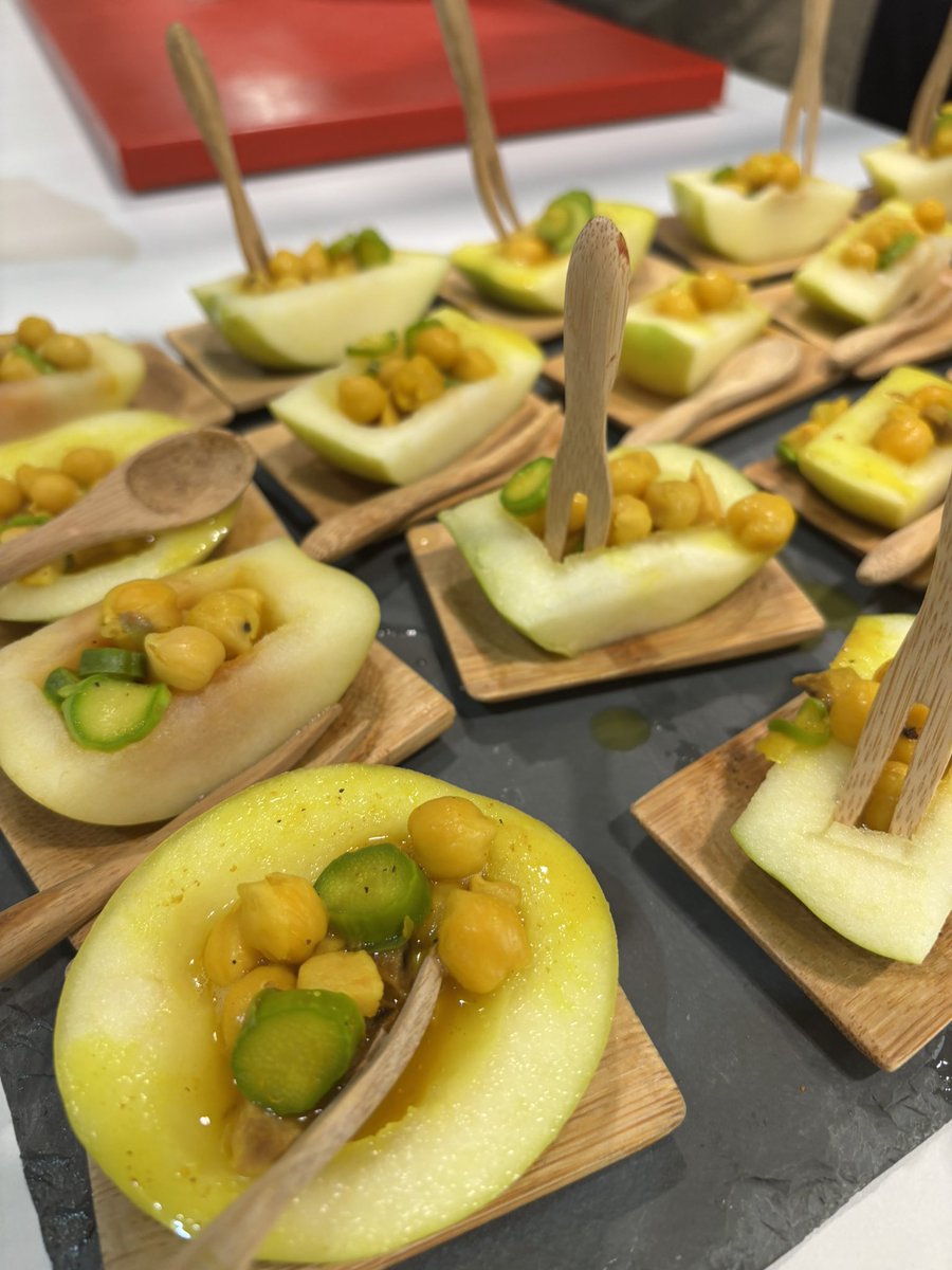 <a href="/GrupoGourmets/">Grupo Gourmets</a> <a href="/GuiaRepsol/">guiarepsol</a> <a href="/SelectosCast/">Selectos de Castilla - El Pato de Villamartín</a> <a href="/BodegasResalte/">Resalte de Peñafiel</a> Y acabamos el pase con Garbanzo de Fuentesaúco IGP <a href="/LEGUMBRECALIDAD/">LEGUMBRES DE CALIDAD</a>  combinado con manzana 🍏😋

#SG25 #tierradesabor