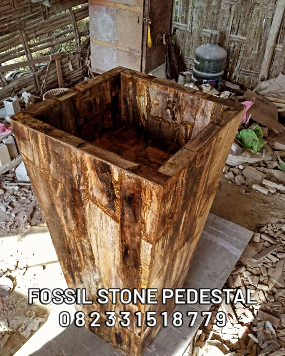 BrownCa82512744's tweet image. Fossil Stone pedestal, info wa.me/6282331518779 Ronny #fossilstone