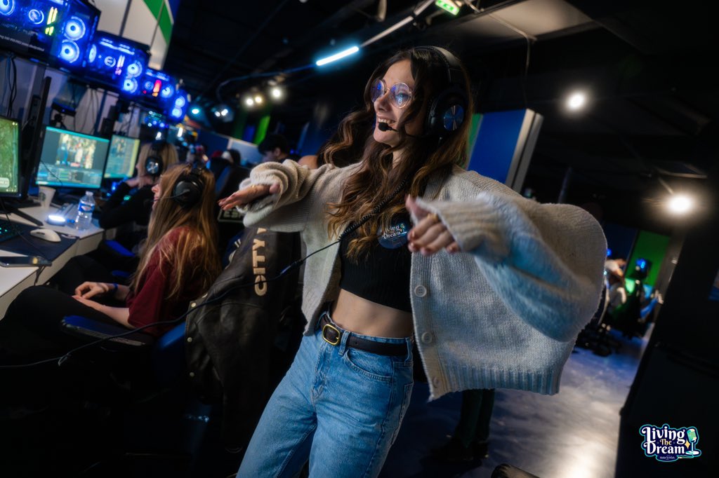 JennyyL (@jennyyofficiel) on Twitter photo Bref, j’ai chialé
Ce week-end était vraiment hors du temps! Vous avez été des monstres et on a récolté + de 210,000€ pour <a href="/MakeAWishFrance/">Make-A-Wish France</a>, je suis si fière et émue.
J’étais avec des gens merveilleux, ça m’a fait un bien fou de revoir des bouilles et rencontrer des nouvelles Bref, j’ai chialé
Ce week-end était vraiment hors du temps! Vous avez été des monstres et on a récolté + de 210,000€ pour <a href="/MakeAWishFrance/">Make-A-Wish France</a>, je suis si fière et émue.
J’étais avec des gens merveilleux, ça m’a fait un bien fou de revoir des bouilles et rencontrer des nouvelles