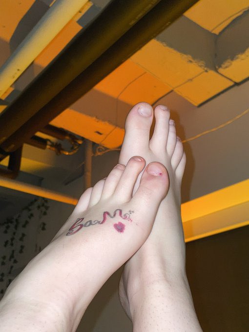 Sam70255's tweet image. Beautiful feet with a touch of creativity makes daddy super proud of is new princess. DADDY LOVES YOU ❤️❤️