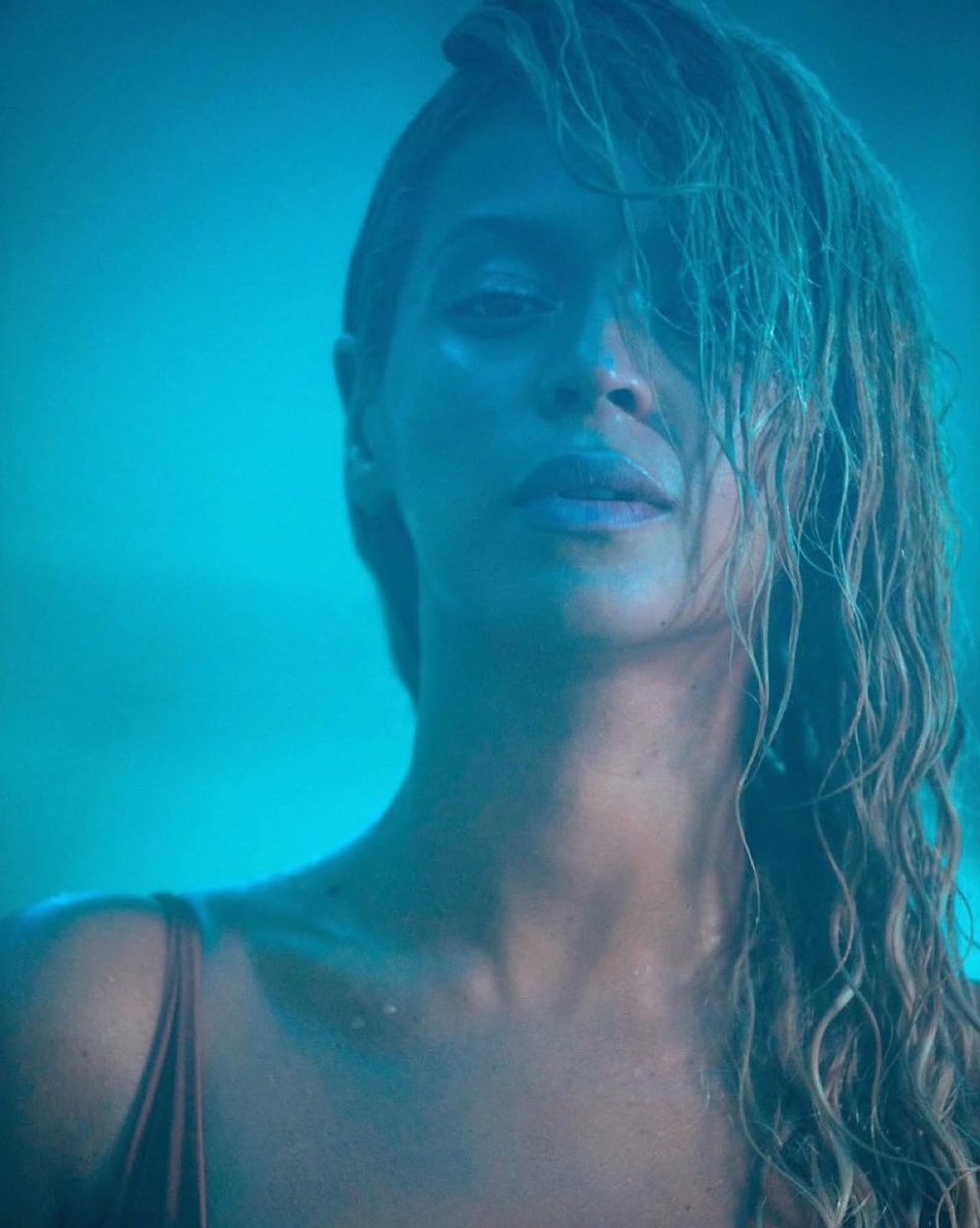 this photo of beyoncé.