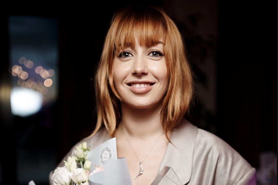 Таню Муіньо визнали найкращою режисеркою року на фестивалі Hollywood Music Video Awards за кліп на пісню Леді Гаги «Disease», тому я вирішила підготувати для вас тред з Топ-20 найбільш відомих робіт української режисерки 🇺🇦

🏷️🧵: