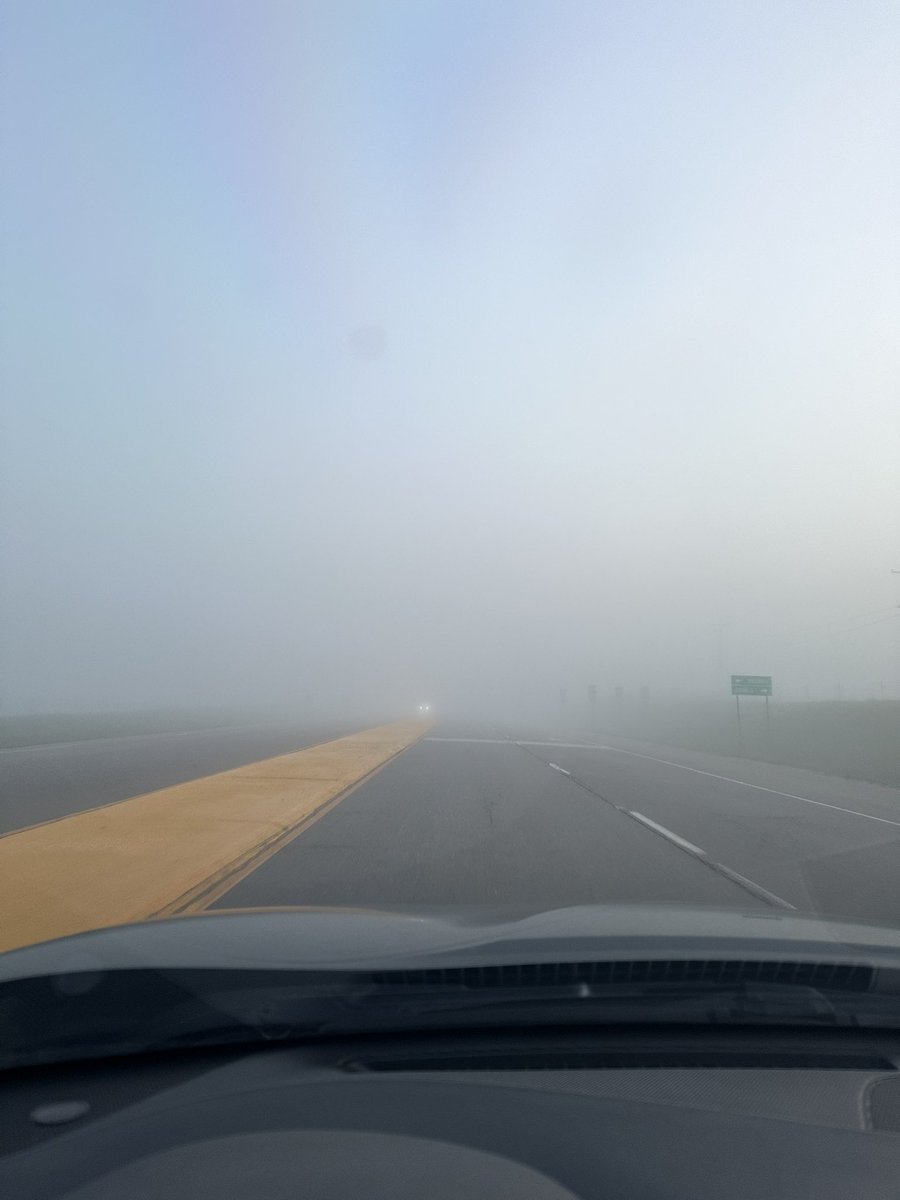 looks like a good day to go to school!
(theres a traffic light 30ft in front of me in this)