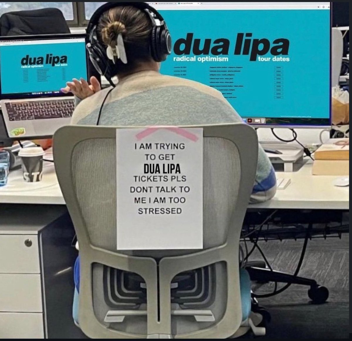 daily lipa tweet media