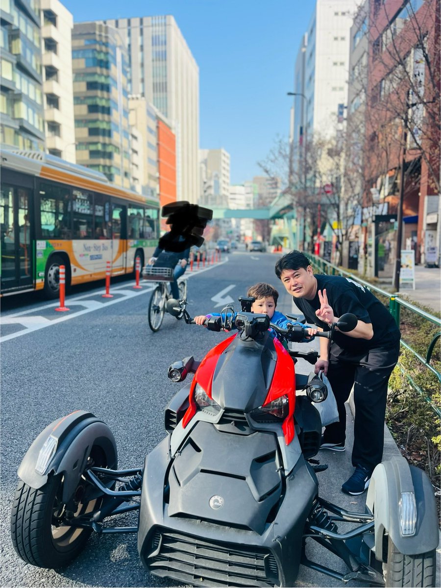 そいやー 先日カット純行った時に黒人のおっちゃんに乗せてもらって