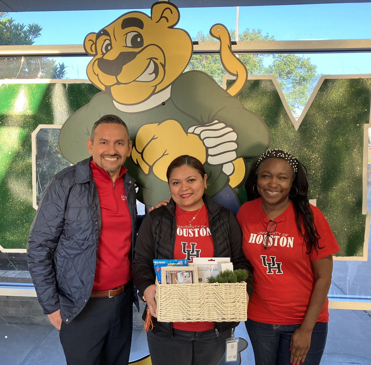 Ricardo Pequeno (@ricardopequeno1) on Twitter photo Happy AP week <a href="/MsRosalesMEd/">Edna Rosales</a>!!!
Your contributions make a significant difference, and I am grateful for everything you do to support our school community. Have an awesome week!!!
<a href="/DrWynneLaToya/">Dr. LaToya Wynne</a> <a href="/AldineISD/">Aldine ISD</a> <a href="/OdomES_AISD/">Odom Elem AISD</a> <a href="/KimCounselor1/">Kim Counselor</a> Happy AP week <a href="/MsRosalesMEd/">Edna Rosales</a>!!!
Your contributions make a significant difference, and I am grateful for everything you do to support our school community. Have an awesome week!!!
<a href="/DrWynneLaToya/">Dr. LaToya Wynne</a> <a href="/AldineISD/">Aldine ISD</a> <a href="/OdomES_AISD/">Odom Elem AISD</a> <a href="/KimCounselor1/">Kim Counselor</a>