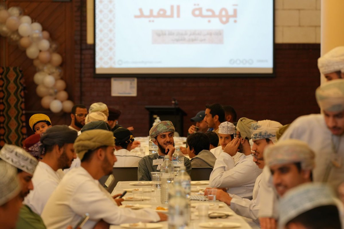 OSSVs's tweet photo. جَمَعَتْنَا أواصرُ التآلفِ والرحمةِ، بين مواساةٍ و تبادلِ أطرافِ الحديثِ بين الحينة والآخرى تخفيفاً لثقل الغربة. 
متشبثين بعاداتنا وتقاليدنا الموروثة و المتجذرة في نفوس الطلبة المبتعثين في أستراليا وبالتحديد في ولاية ڤكتوريا. https://t.co/ny5AVPOUNS