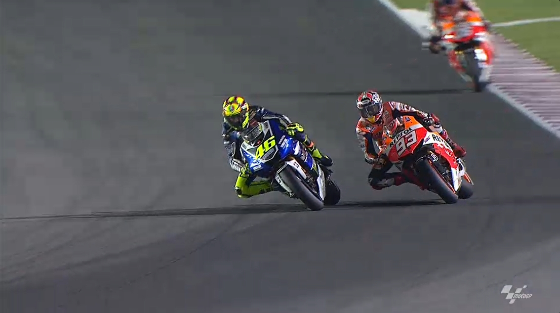 Vous vous en souvenez ? GP du Qatar 2013, le tout premier affrontement entre Valentino Rossi et Marc Marquez.

On parle de ça, du circuit de Lusail, du palmarès au Qatar et de plein d'autres choses à 18h30 avec <a href="/Off_Bikes/">Thomas Morsellino</a> ➡️ youtube.com/@darylramadier…

📸 Dorna Sports