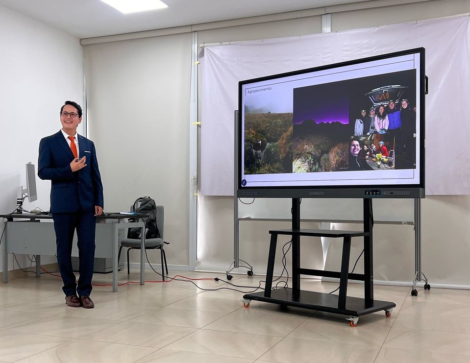 Lab Biología Molecular y Bioquímica - Ikiam (@labikiam) on Twitter photo 🎓GRAD WEEKS!
Congrats to the new Engineer in Biotechnology, Alex Arias! His thesis, a collaboration with the LBMB, focused on studying amphibian diversity and detecting Batrachochytrium dendrobatidis using swabbing and eDNA in Papallacta. 
Congrats on the teamwork! 🎓GRAD WEEKS!
Congrats to the new Engineer in Biotechnology, Alex Arias! His thesis, a collaboration with the LBMB, focused on studying amphibian diversity and detecting Batrachochytrium dendrobatidis using swabbing and eDNA in Papallacta. 
Congrats on the teamwork!