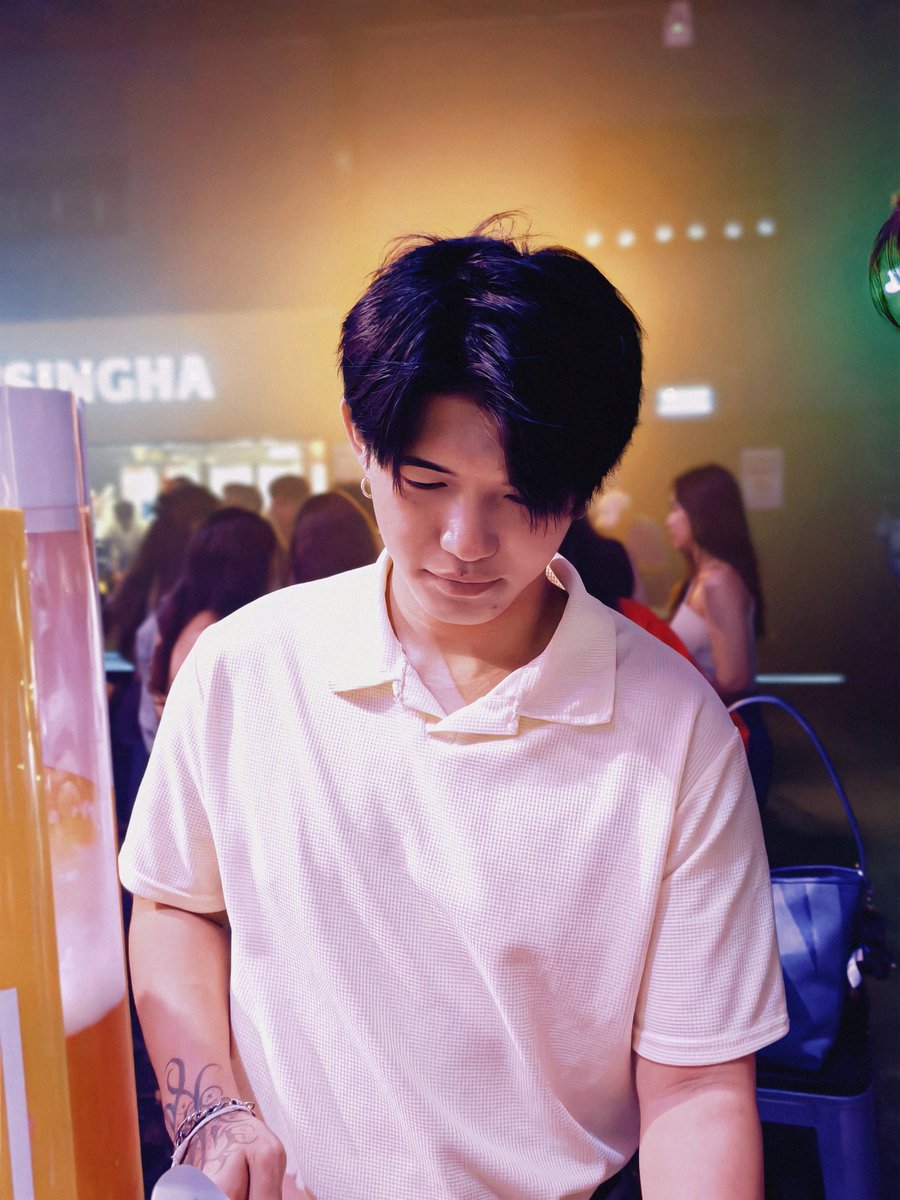 ShunJou's tweet photo. ไปเที่ยวเชียงใหม่ แล้วเมื่อคืนเรียกน้องเด็กเอ็นมาเที่ยวด้วยกัน น้องเฮง หล่อมาก หุ่นแน่น อัธยาศัยดี กวนๆ หน่อย ใครมาเชียงใหม่แล้วเบื่อๆ เหงาๆ อยากได้ผู้ชายมาดื่มเป็นเพื่อน เรียกใช้บริการน้องได้ เดี๋ยวแปะช่องทางติดต่อในแอคล็อค https://t.co/jwBsTi84Z0