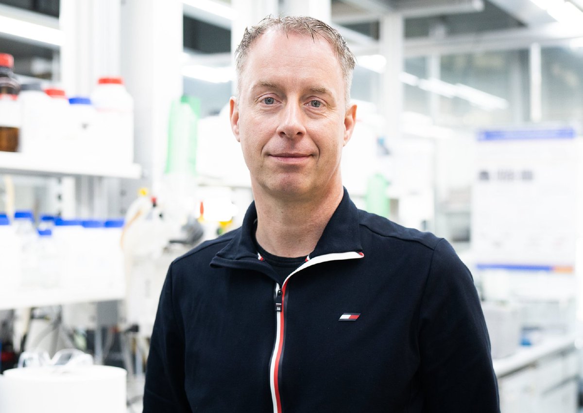 ICIQ (@iciqchem) on Twitter photo #ICIQNews
🎉Prof. <a href="/KLEIJ_ICIQ/">Arjan W. Kleij</a>, Group Leader at ICIQ, has been appointed as a member of the Editorial Board of <a href="/green_rsc/">Green Chemistry</a>, a journal published by the <a href="/RoySocChem/">Royal Society of Chemistry</a>.
Read more 🔗iciq.org/new/prof-arjan…
<a href="/iCERCA/">Centres CERCA</a> <a href="/_BIST/">BIST-Barcelona Institute of Science and Technology</a> <a href="/SOMM_alliance/">SOMM alliance</a> #ICIQNews
🎉Prof. <a href="/KLEIJ_ICIQ/">Arjan W. Kleij</a>, Group Leader at ICIQ, has been appointed as a member of the Editorial Board of <a href="/green_rsc/">Green Chemistry</a>, a journal published by the <a href="/RoySocChem/">Royal Society of Chemistry</a>.
Read more 🔗iciq.org/new/prof-arjan…
<a href="/iCERCA/">Centres CERCA</a> <a href="/_BIST/">BIST-Barcelona Institute of Science and Technology</a> <a href="/SOMM_alliance/">SOMM alliance</a>