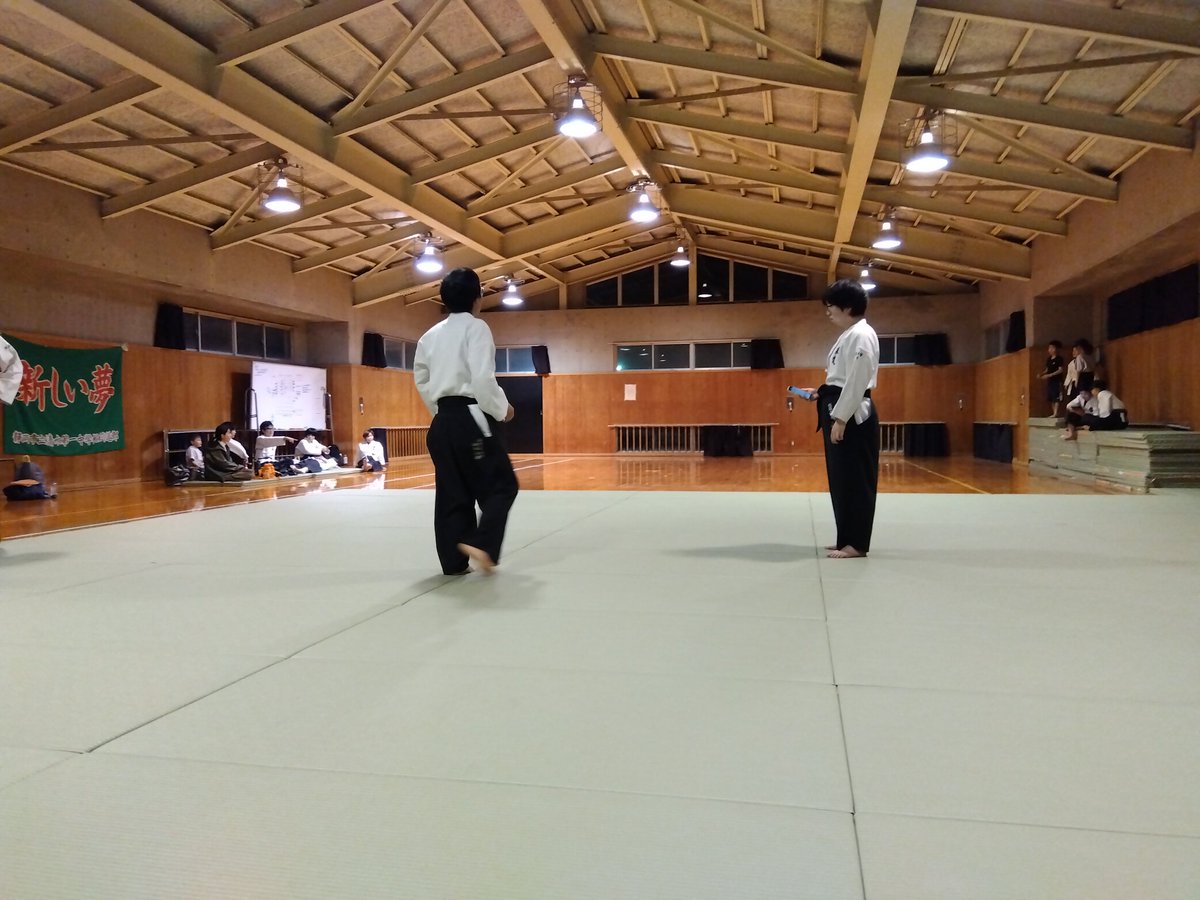 BspCJg9M7vOmfBk's tweet image. 本日から清水道場も今年度の稽古を開始しました。大学生は新入生勧誘の準備をしています。
いろいろな大学が新入生勧誘を頑張っています。「いいね」をして微力ながら応援していきたいと思います。
#躰道 #清水区 #静岡市
#見学体験可