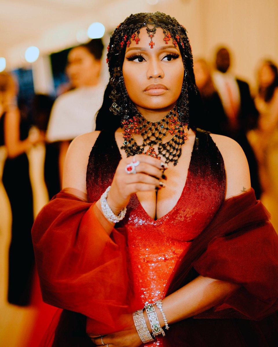 Nicki Minaj a été nommée "Meilleure rappeuse de tous les temps" par le staff de Billboard. 👑