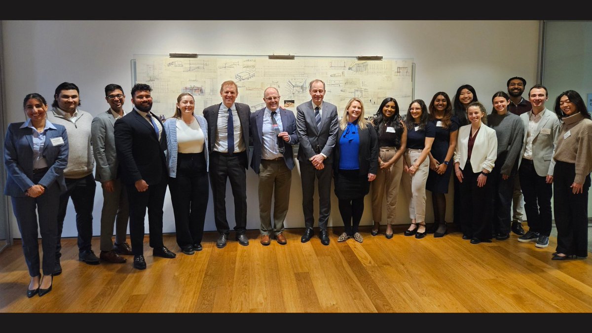 Last week, outgoing &amp; incoming JD/MBA Students’ Association members met with Deans Farrow &amp; Zwick, Prof. Macdonald, and Bridget Bilski to reflect on the past year and discuss ways to enhance the joint program. A great step toward continued excellence across both faculties.