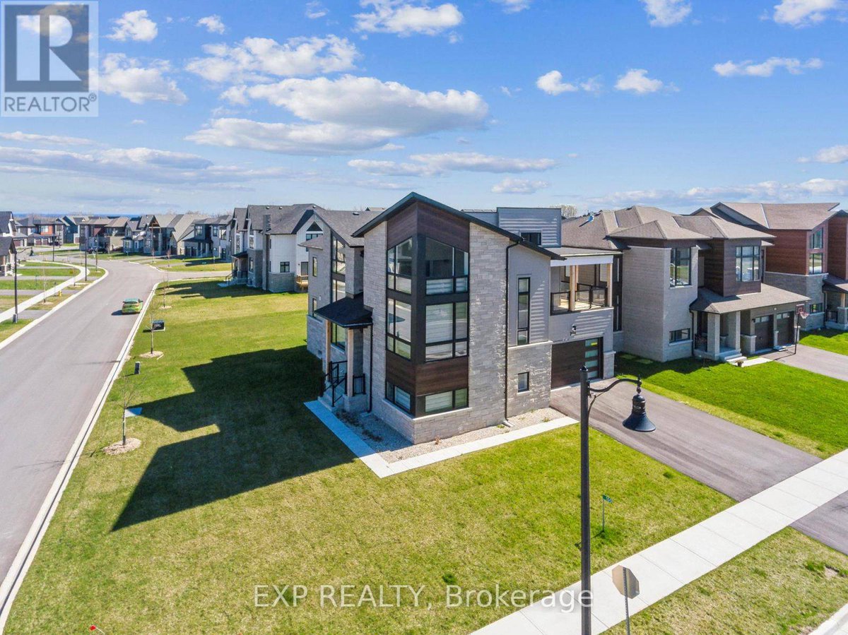 PaimaRealEstate's tweet image. 100 STONELEIGH DRIVE NW, Blue Mountains, ON L9Y5J6 just hit the market!
Take a look at this awesome space: ajmalpaima.com/d8rd0kni