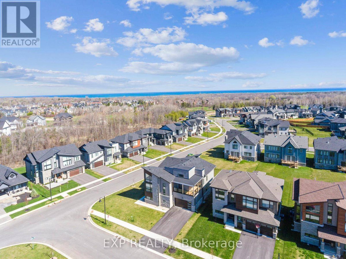 PaimaRealEstate's tweet image. 100 STONELEIGH DRIVE NW, Blue Mountains, ON L9Y5J6 just hit the market!
Take a look at this awesome space: ajmalpaima.com/d8rd0kni