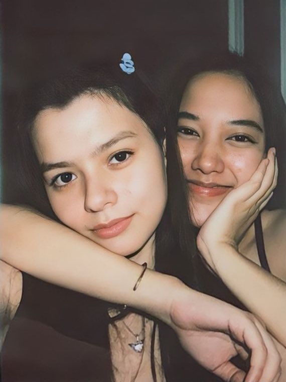 itsaiahbooo's tweet photo. i’ll definitely do these kinds of selfies with my future girlfriend https://t.co/W5usM8Jca2