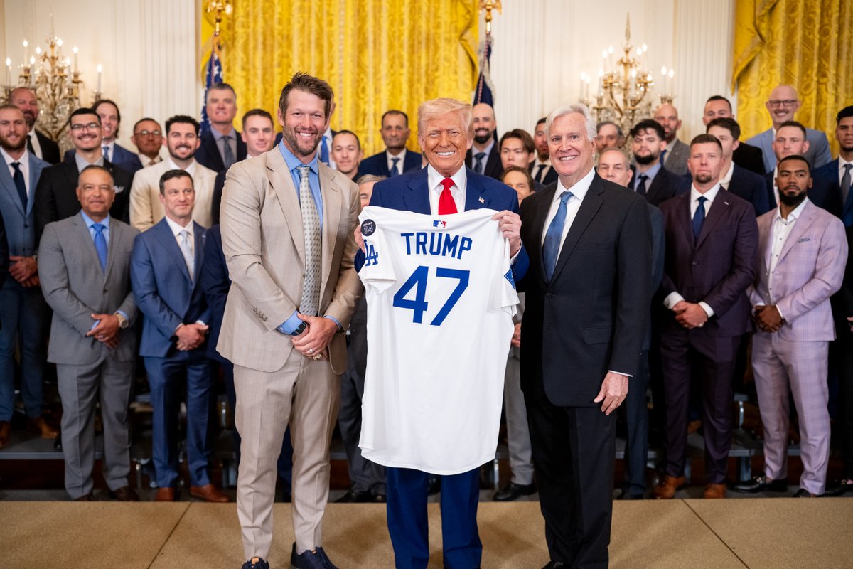 Los Angeles <a href="/Dodgers/">Los Angeles Dodgers</a> 🤝 <a href="/POTUS/">President Donald J. Trump</a>

TRUMP 47 🇺🇸