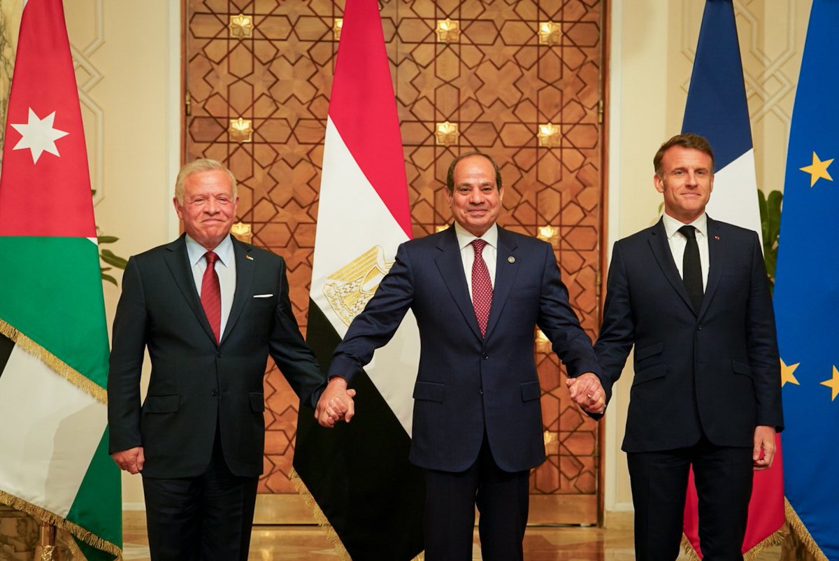الأردن ومصر وفرنسا.  

يدًا بيد لنقول معًا إن صوت السلام هو الخيار الوحيد الممكن.