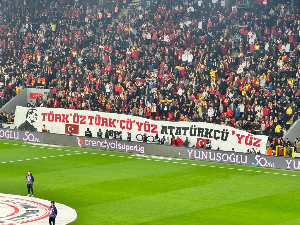 GozGozTv's tweet photo. MUSTAFA KEMAL’İN ASKERLERİYİZ! 🇹🇷 https://t.co/8fzUCvCBB0