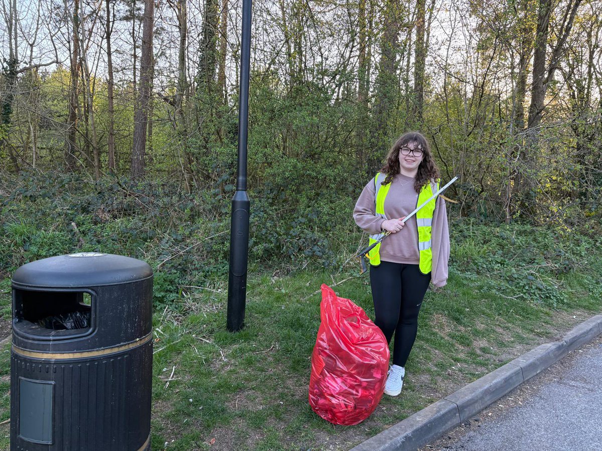 A bag a day keeps the litter away💚🌎♻️🚯 tweet media