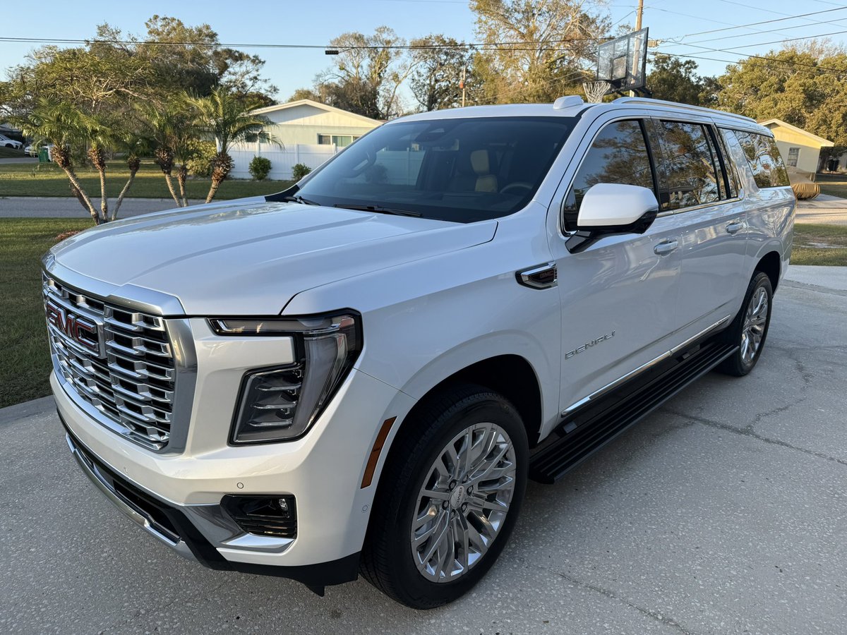JLJonesLimos's tweet photo. The fleet https://t.co/8DSysb0Ckh