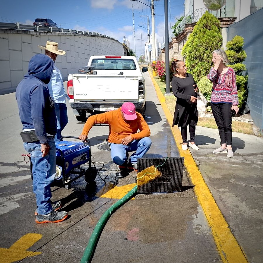 💧 #ReporteAtendido ✅

Se atendió y reparó una fuga sobre Camino Real a Momoxpan, frente al Fraccionamiento Santorini.

Gracias a esta intervención se evitó el desperdicio de agua. 

#CholulaFluye #TransformaciónHídrica