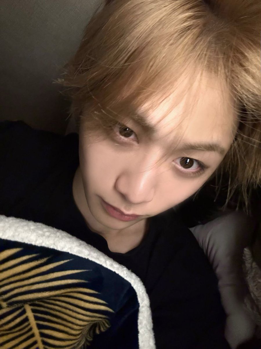 hantaesuan's tweet photo. Good night. https://t.co/ecCvdE9XCH