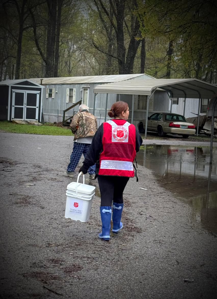 The Salvation Army continues service after flooding in Paducah, Kentucky. On Sunday, teams distributed 
122 meals, 316 snacks, 178 drinks, and 74 cleanup kits. #HopeIsOnTheWay