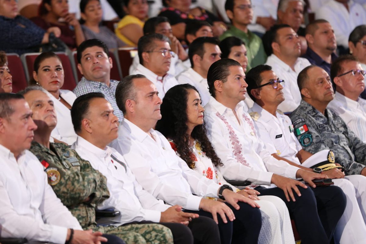 TabascoJavier's tweet photo. Con la nueva estrategia de seguridad, se definieron áreas prioritarias de intervención y se establecieron los Principios Rectores de la Operación “Olmeca”, basados en la coordinación, cooperación y confianza entre instituciones. #GobiernoDelPueblo https://t.co/g7KqCn76wK