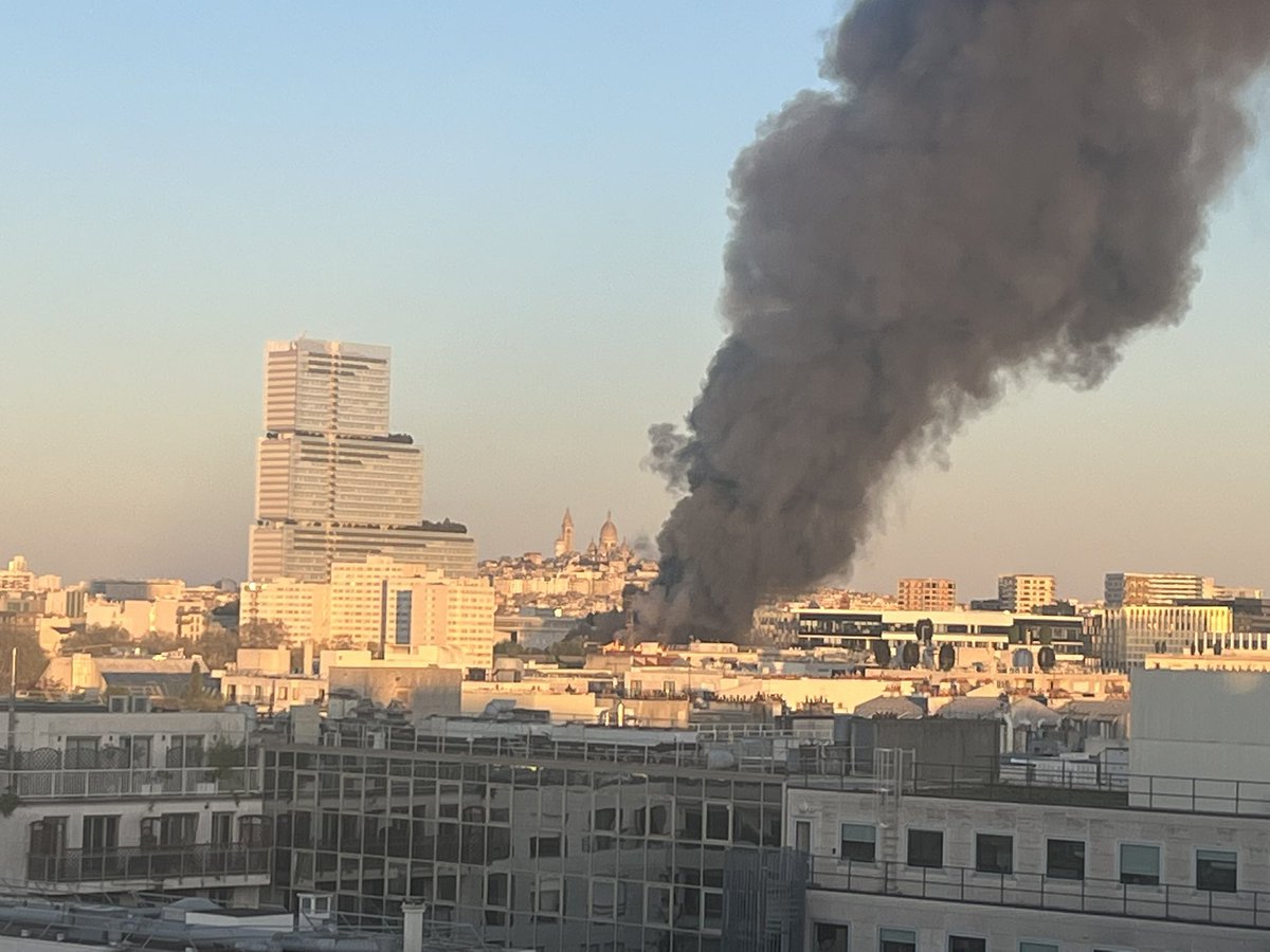 BrunoAlazard's tweet photo. Incendie https://t.co/kSM81y1fIf