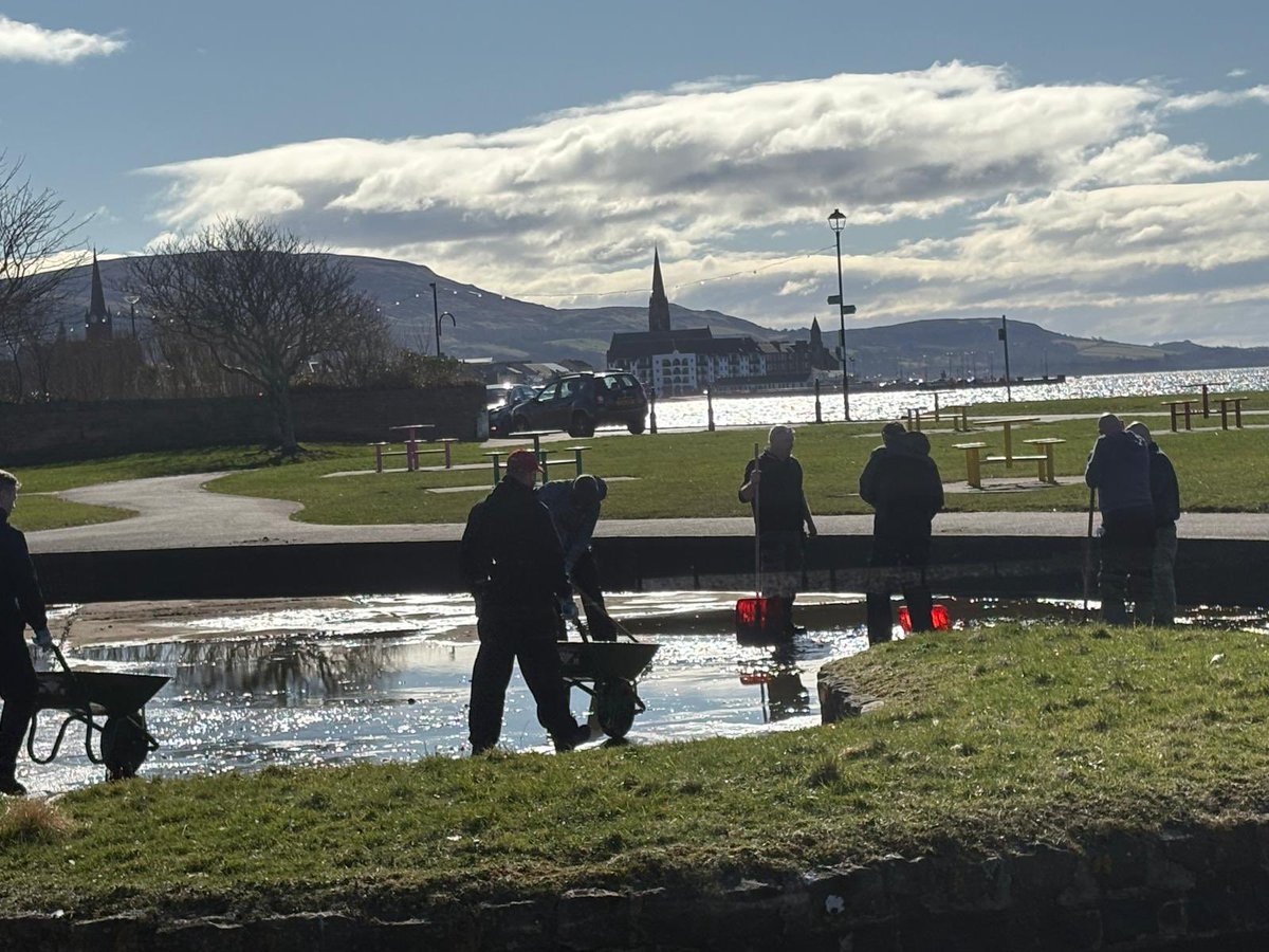 Justice Services (@nacjustice) on Twitter photo Tidying and cleaning job at Largs Boating Pond.  Well done to our Supervisor and his hard working team. Tidying and cleaning job at Largs Boating Pond.  Well done to our Supervisor and his hard working team.
