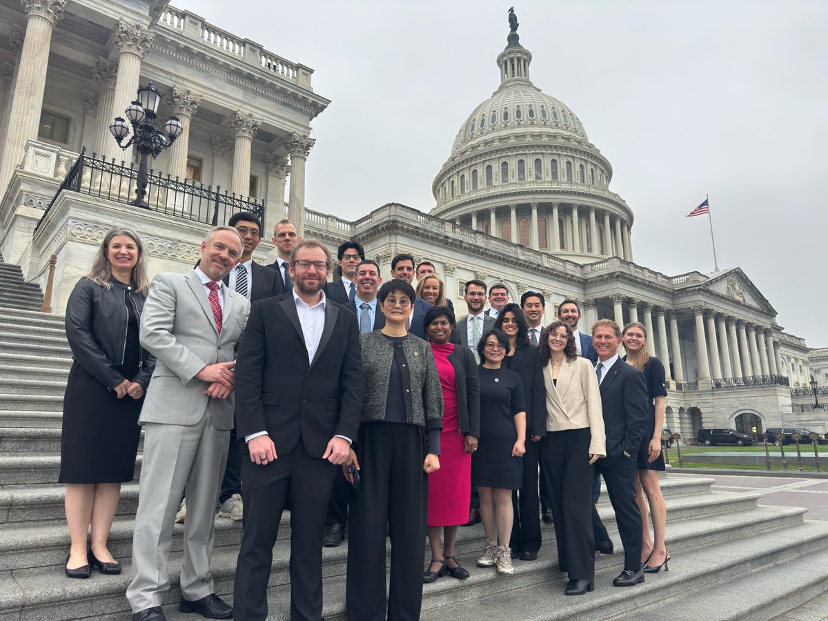 hedera's tweet photo. Last week, Hedera was on Capitol Hill 🏛️

As part of @BlockchainAssn's Use Case Fly-In, Hedera joined fellow BA members in showcasing real-world blockchain applications to policymakers.

@nilminirubin, Hedera Chief Policy Officer, alongside @Nicholas_CESS and @TimHite had a productive conversation with Representative Nick Begich (@NickforAlaska) on the innovative benefits of DLT to the U.S. across industries.

Hedera looks forward to continuing these key conversations.