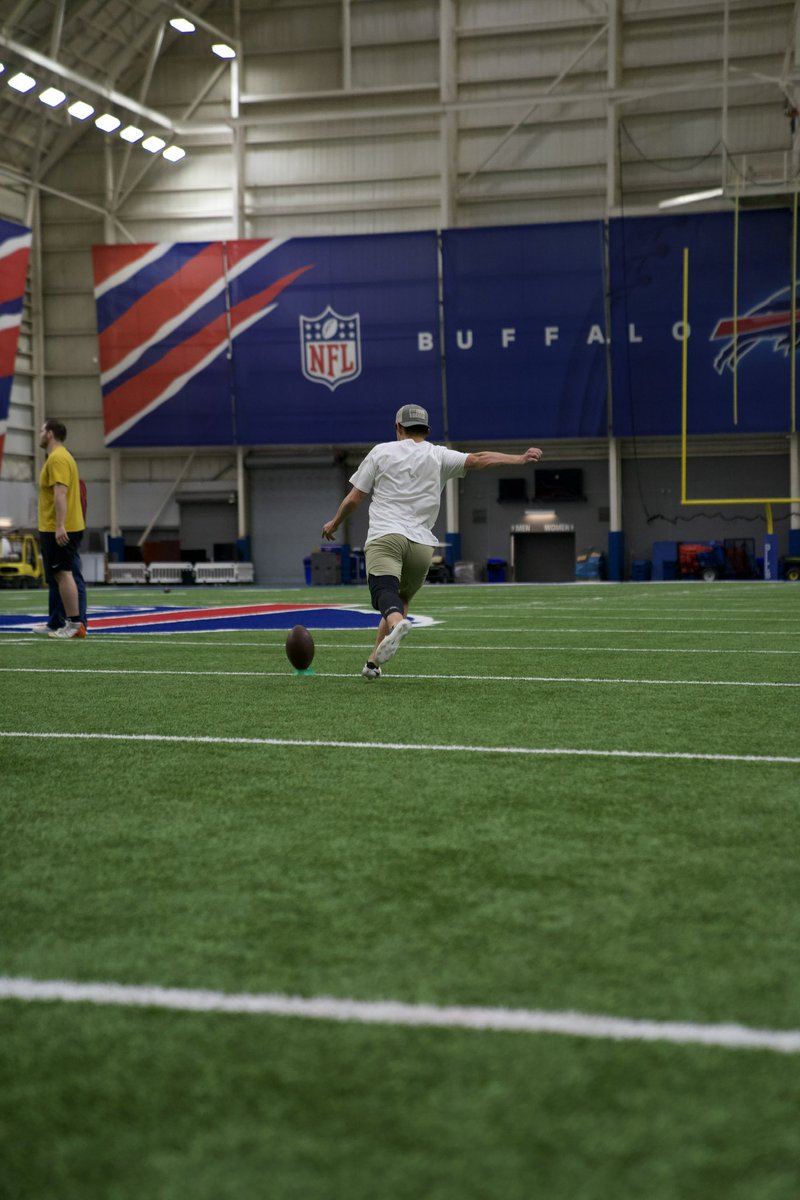 coachsamwatts's tweet image. Great second day of camp! Lots of great performance and a whole lot of fun! 
•
•
•
#fyp #fypviral #cabbage #snap #hold #kick #punt #kicker #punter #snapper #camp