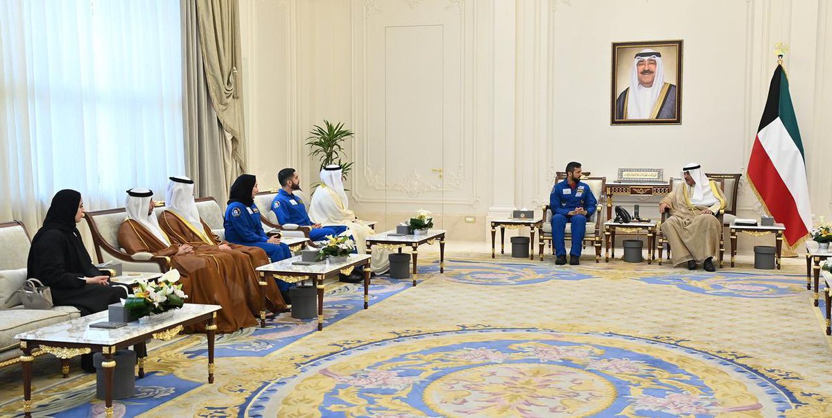 Astronaut_Nora's tweet image. تشرفت بلقاء سمو الشيخ صباح خالد الحمد الصباح، ولي عهد دولة الكويت. ناقشنا مع سموه الدور الذي تلعبه مهمات الفضاء في تعزيز التعاون بين الدول، وخدمة قطاعات حيوية على الأرض بهدف تحسين حياة البشر وتقدمهم.

It was an honour meeting H.H. Sheikh Sabah Khaled Al-Hamad Al-Sabah, Crown…