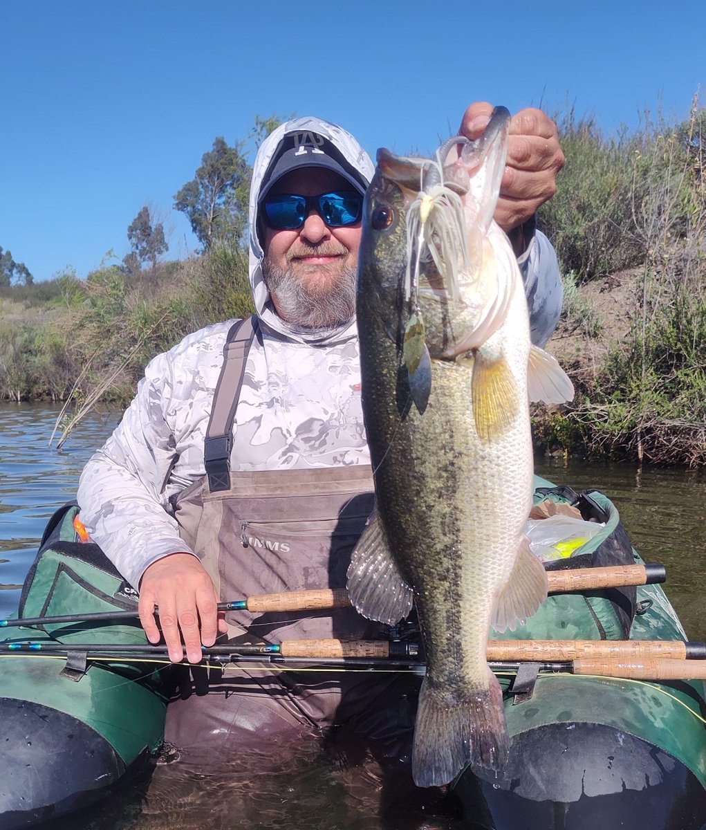 FishLabTackle's tweet image. FishLab Product Development Manager Mike Bennett was out doing some "product testing" with the FishLab Bio-Blade Willow Spinnerbait in Bone from the tube this weekend.  Spring Fishing is starting to heat up here in SoCal.  

fishlabtackle.com

#FishLab
#BioBlade