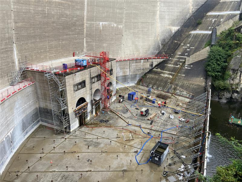 Des bases solides pour le barrage de Couesques, dans l'Aveyron ! 💧
Un nouvel ouvrage en béton armé a été construit, accompagné d'un nouveau système de drainage, pour répondre aux exigences de sûreté 🏗️
<a href="/EDF_Occitanie/">EDF Occitanie</a>