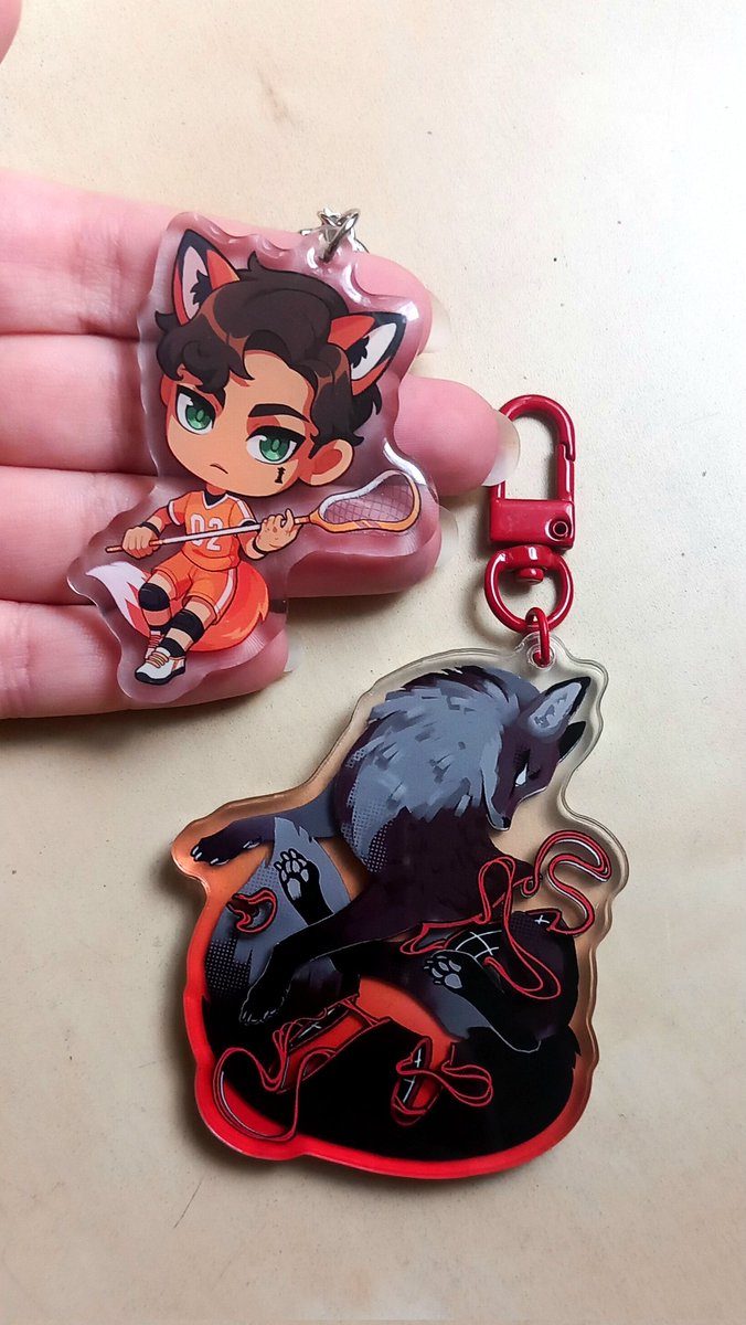 New keychains yay 🦊 <a href="/ErithanArt/">Ethan ✨ JW Valencia</a> <a href="/vaporcells/">ᴠᴀᴘᴏʀᴄᴇʟʟs</a>