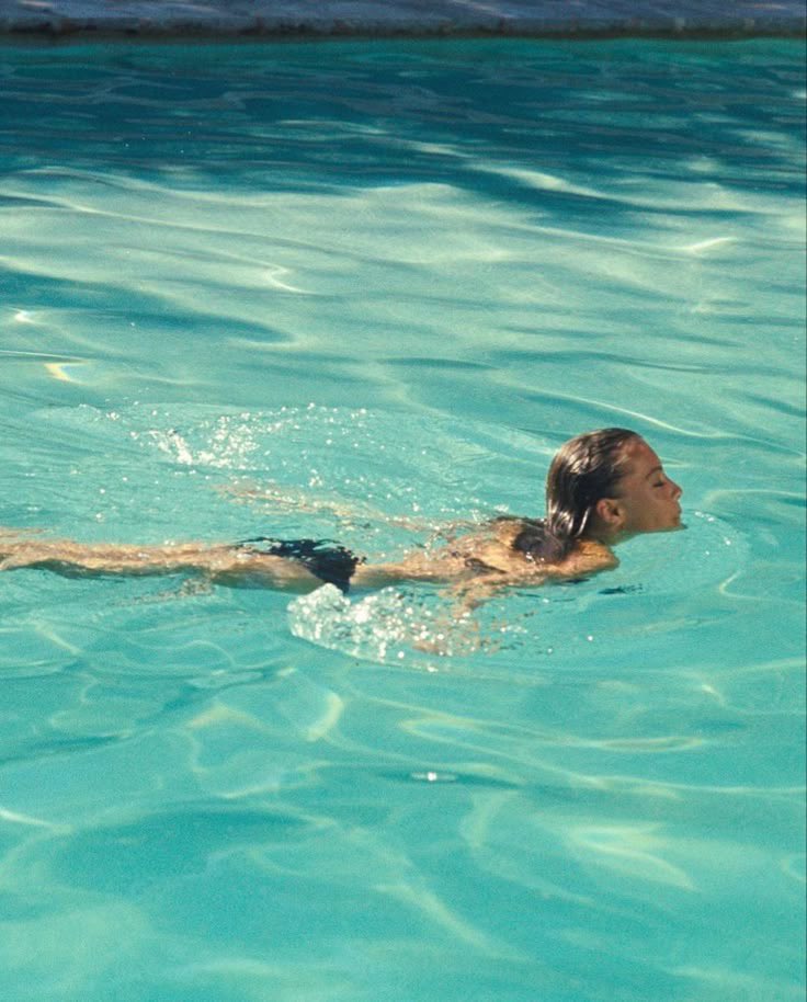 EuroValentino's tweet image. La Piscine, 1969