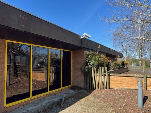 leisure unit - to let - self-contained, purpose built, lots of free parking in Peterborough. Read More
rabcommercial.com
#peterborough #cambridgeshire #leisure #commercialproperty #RealEstate #property #PropertyNews