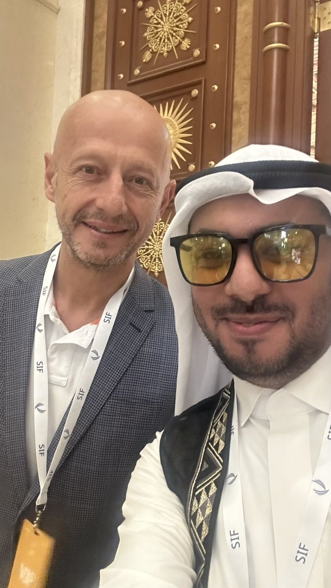 قلت له:
💙💪🏼"Let's make Alhilal great again" 
قال لي بالعربي:
على خشمي 😂💙
<a href="/estevecalzada/">Esteve Calzada</a> 
#الهلال #alhilal