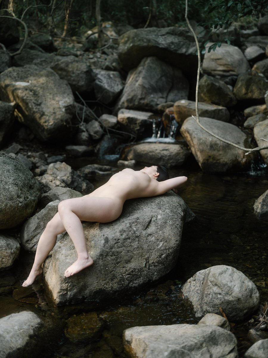 脱下你的鞋子吧，我们要穿过溪流了
📷<a href="/supperrocky/">Rocky_Cat猫</a> 

投
<a href="/ToBulma/">布尔玛</a>     <a href="/ToBulaer/">布拉尔</a>     <a href="/BulmaList/">原创榜单</a>     
  <a href="/KawasawaSen/">川泽森</a>