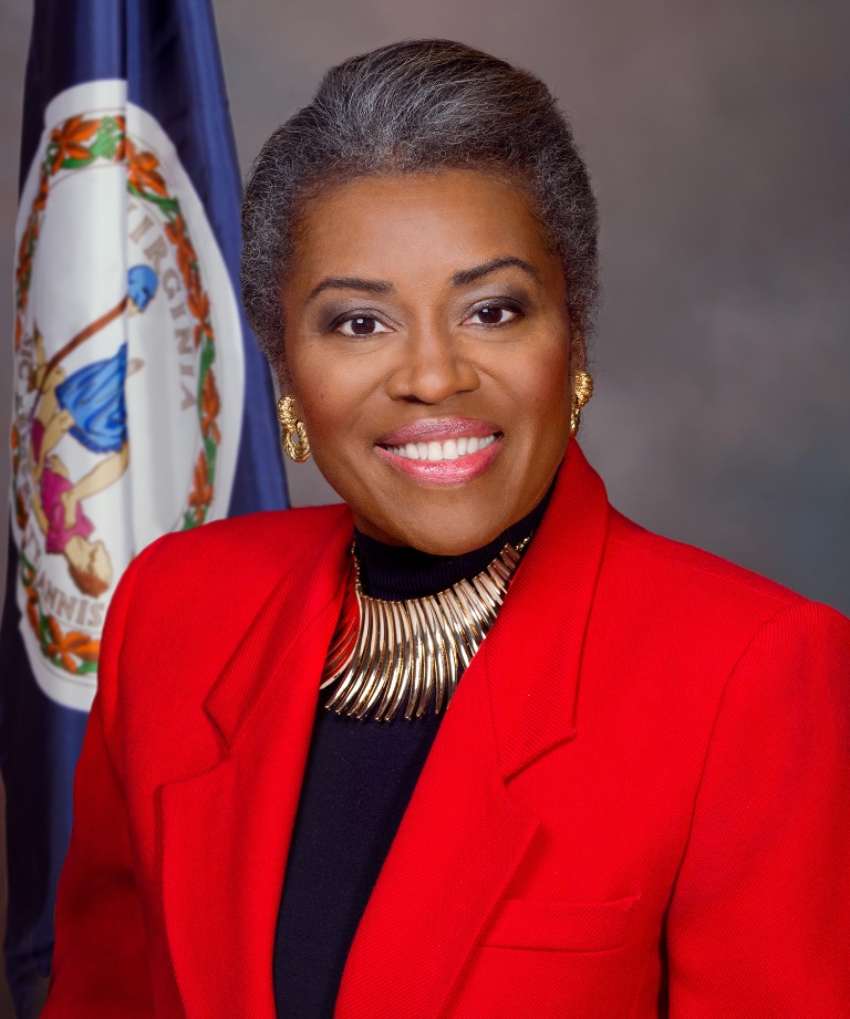 txsalth2o's tweet image. The only thing between the United States and its first Black female governor is a liberal white woman who preaches the importance of DEI. 

This so perfectly tracks.