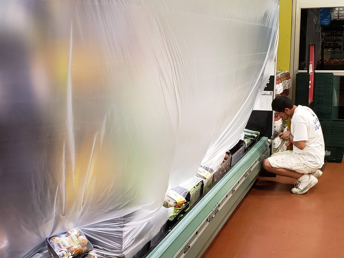 EuroRestoration's tweet image. Overnight grind! 🌙 We&apos;re prepping grocery store display frames for a full interior refresh. Sanded, masked, and ready for paint! 🛠
#EuroRestorations #NightShiftWork #CommercialPainting #RetailRefresh