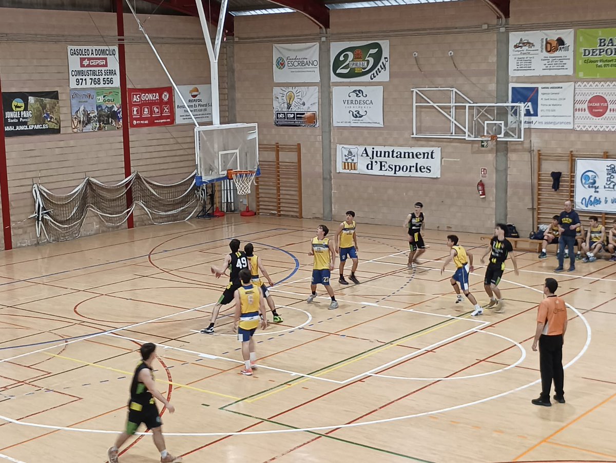 Front1989EBC (@front1989ebc) on Twitter photo Presents al pavelló #to_rent per veure el <a href="/esporlesbc/">ESPORLES B.C.</a> #juniornegre vs @cbboscos
#123esporles #welovethisgame🏀 #negrigocs #verdhistòric #front1989 #frontismeillibertat #nohaymásconos #elbàsquetcansa #semprepresents #semperfidelis Presents al pavelló #to_rent per veure el <a href="/esporlesbc/">ESPORLES B.C.</a> #juniornegre vs @cbboscos
#123esporles #welovethisgame🏀 #negrigocs #verdhistòric #front1989 #frontismeillibertat #nohaymásconos #elbàsquetcansa #semprepresents #semperfidelis