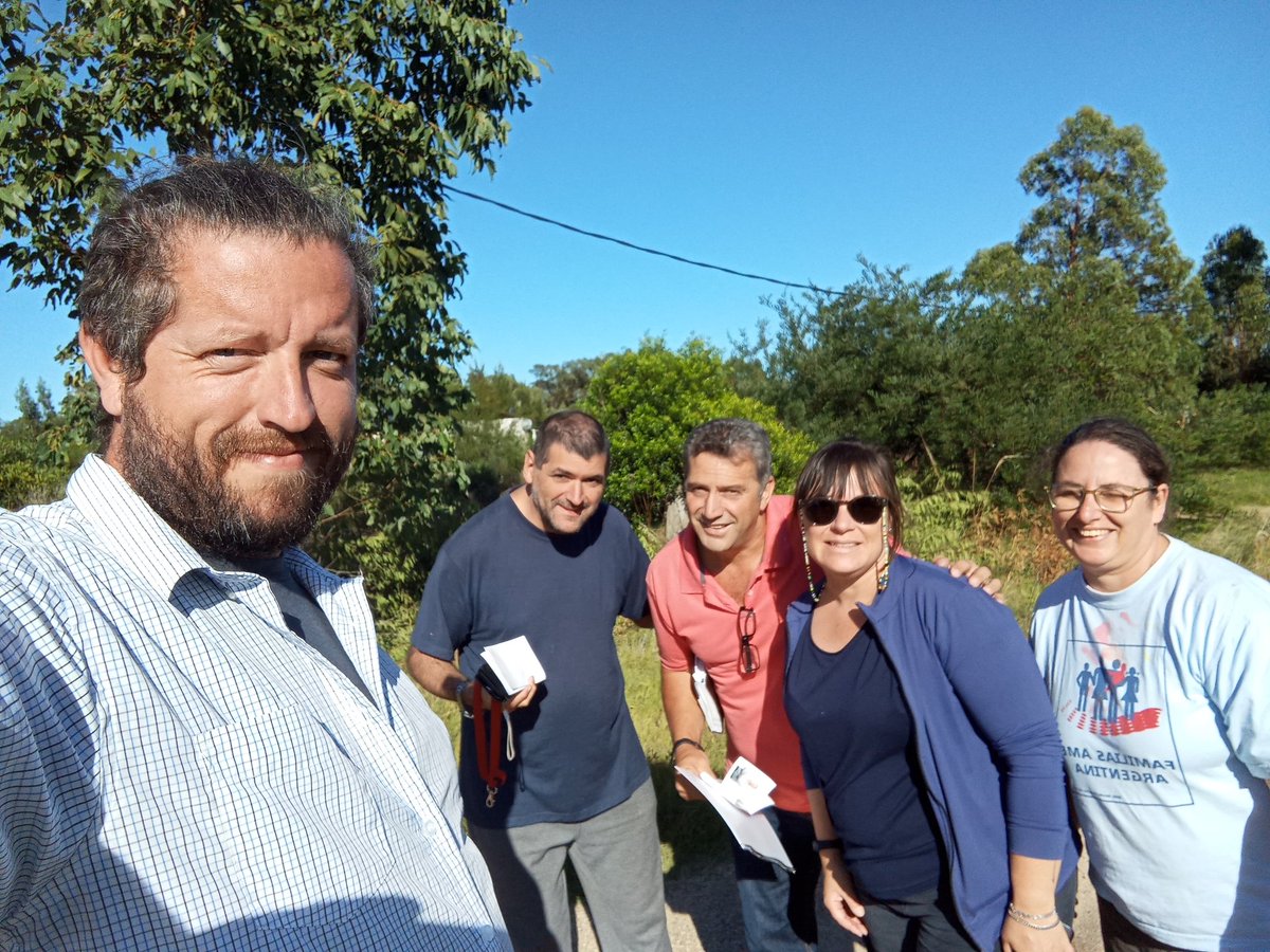 barraportezuelo's tweet photo. La Comisión de Vecinos de Barra de Portezuelo, comenzando las reuniones con candidatos al municipio de Piriápolis,  con Alberto Miranda. Se realizó un recorrido por el balneario para mostrar necesidades urgentes: seguridad, limpieza, mantenimiento y luminaria entre otros https://t.co/KkekAT7s2e