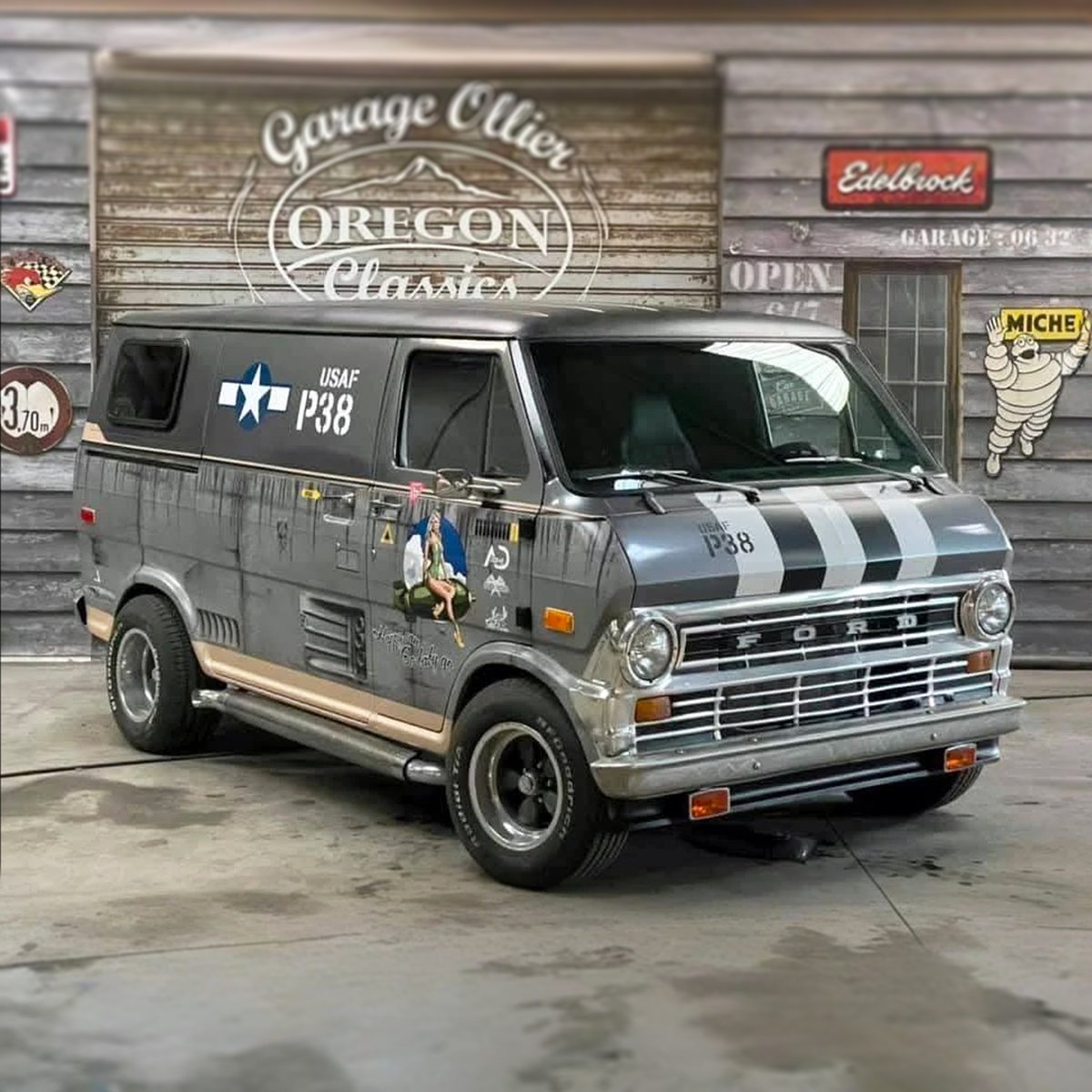 _VanCult_'s tweet photo. Happy Van Mural Monday!
..
#tagtheowner #USAF-P38van #tagthephotographer
..
#vanmuralmonday #van #mural #monday #fomoco #ford #fordvan #econoline #midford #secondgen #vannin #vanlife #vanporn #customvan #showvan #boogievan #vancult #getinandgetiton https://t.co/IrtZx0CJsc
