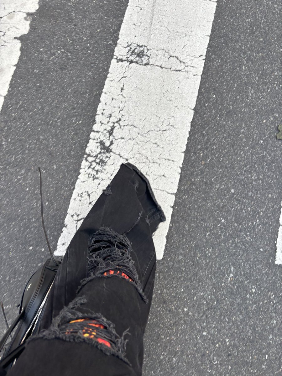 5i28s's tweet image. 🤳

#rickowens
#avavav